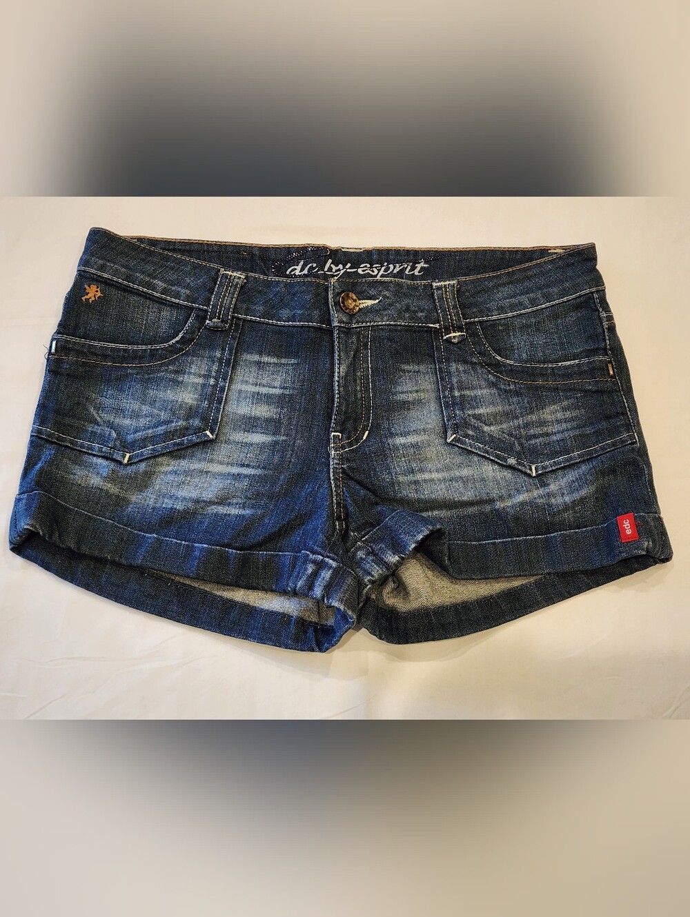 Y2K Women's Dark Blue Rolled-Hem Denim Shorts